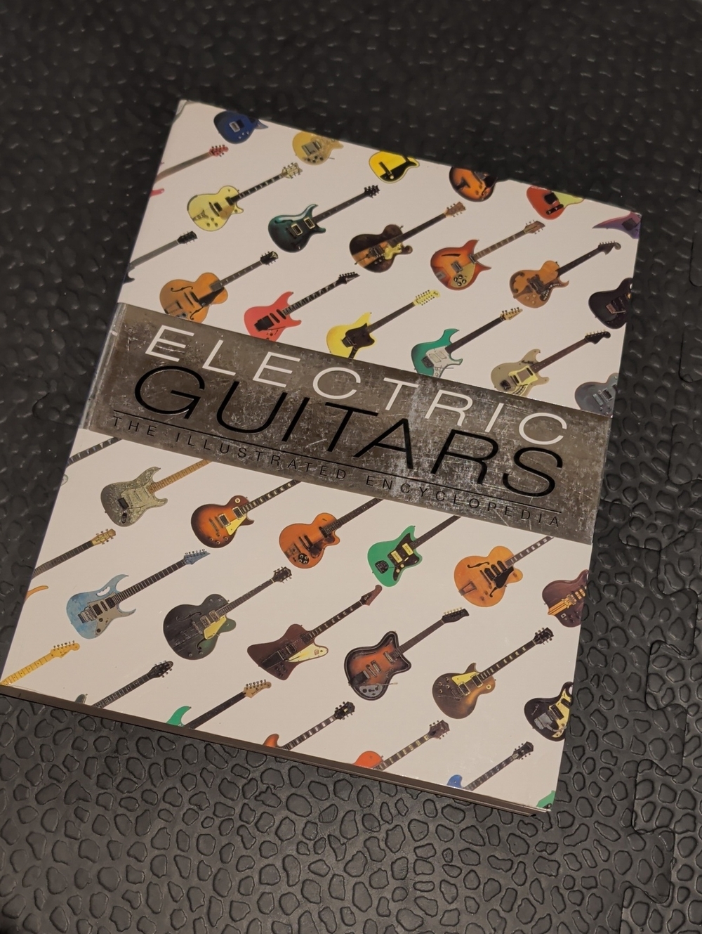 Electric Guitars The Illustrated Encyclopedia